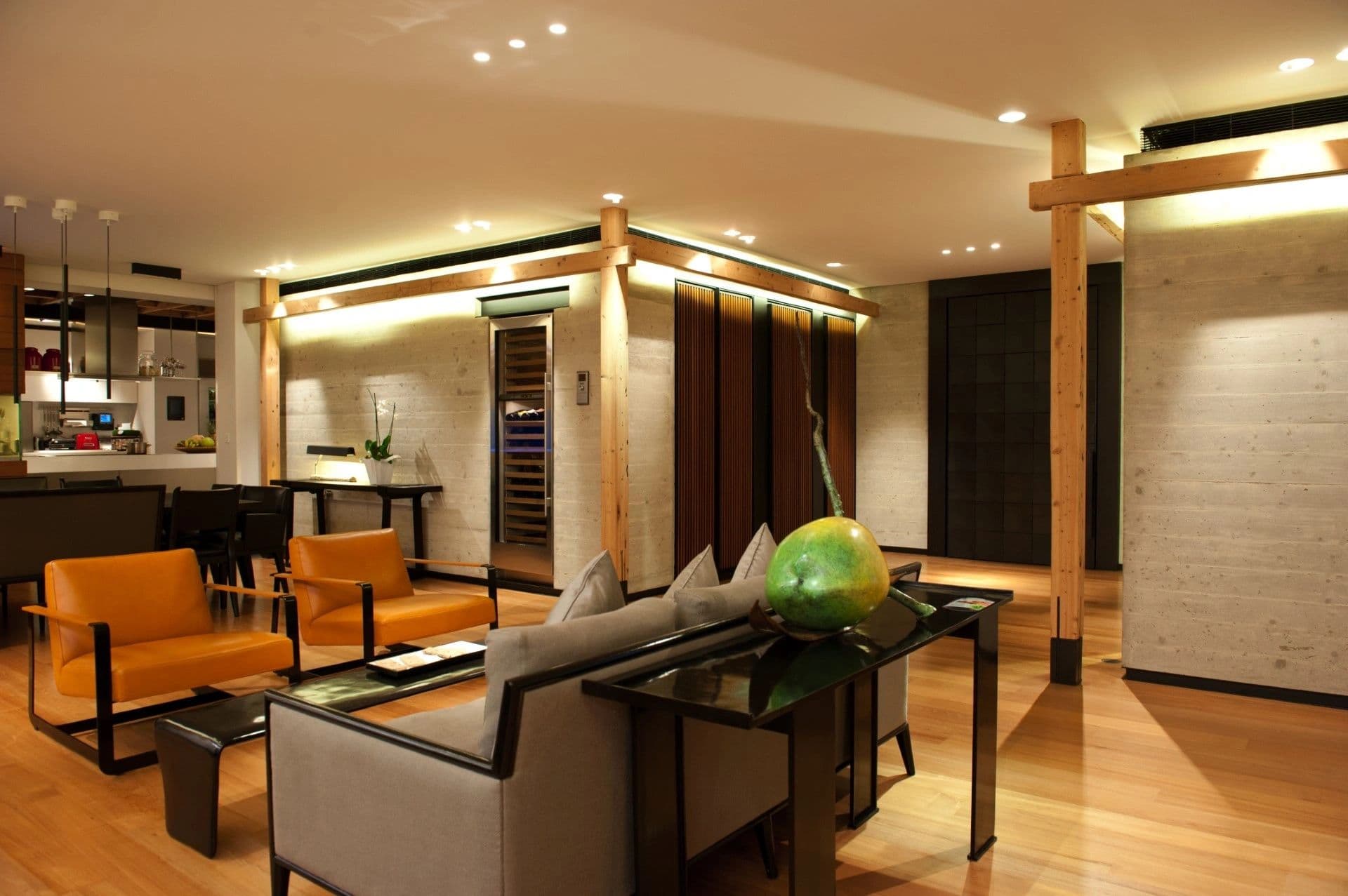 Teak wood and plants - Photo 2