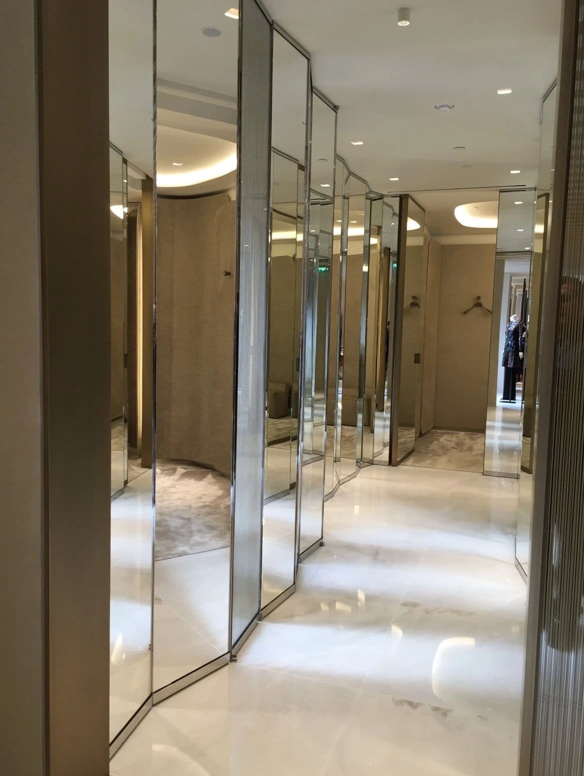 Paris, 31 Avenue Georges V - Photo 3