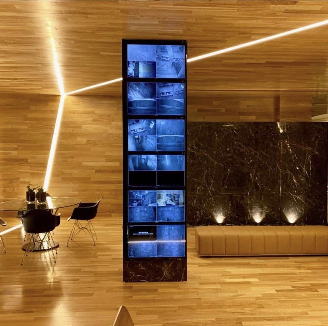 Wood and lights - Photo 2